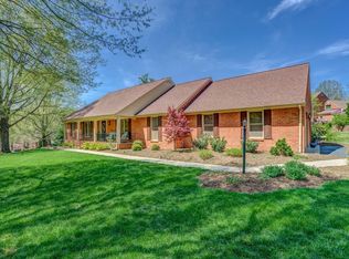 6000 Sulgrave Rd, Roanoke, VA 24018