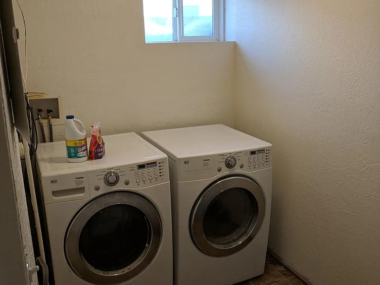 1383 E McCormick Way — Photo 11