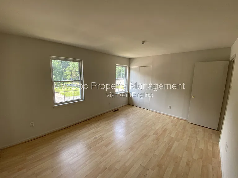 200 Brighton Sq — Photo 14