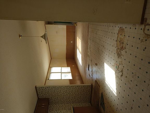 5th image of 1360 E 50th Dr