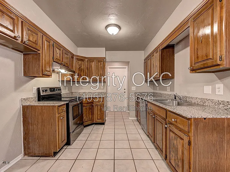 7200 NW 115th St — Photo 16