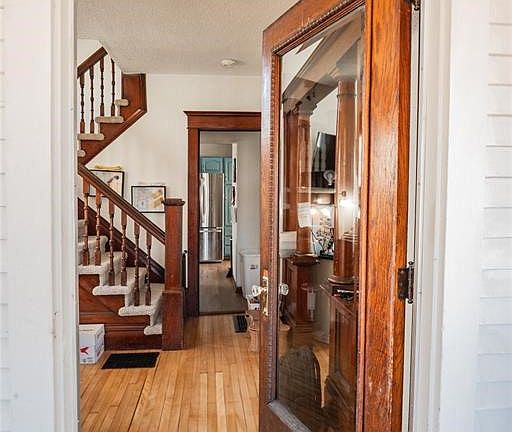 4th image of 903 Morton Ave