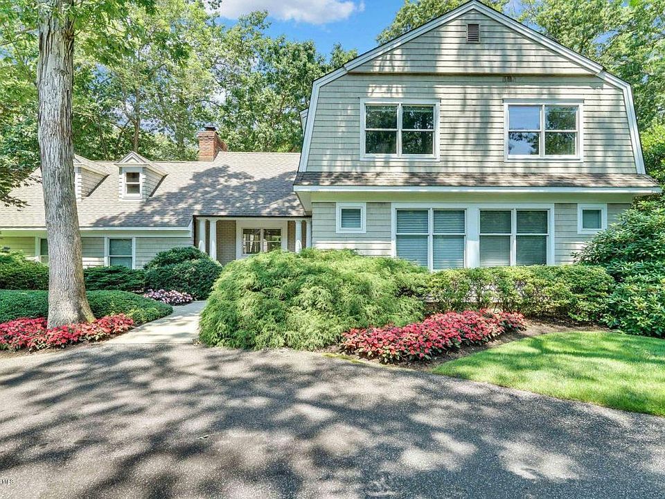 1st image of 704 Woodchuck Ln