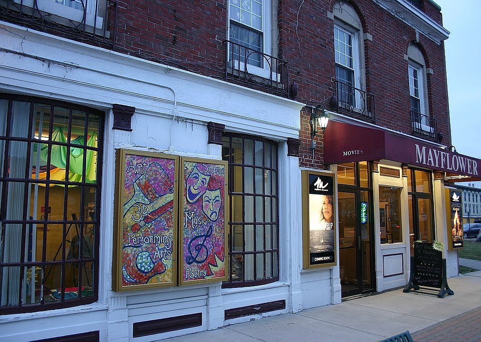 1st image of 9 W Main St