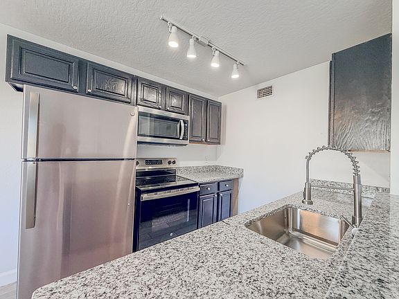 4th image of 1870 Agora Circle Southeastunit #204