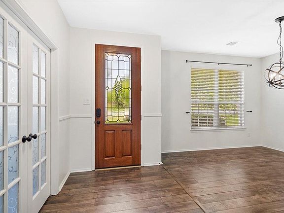 2nd image of 2225 Speidel Dr