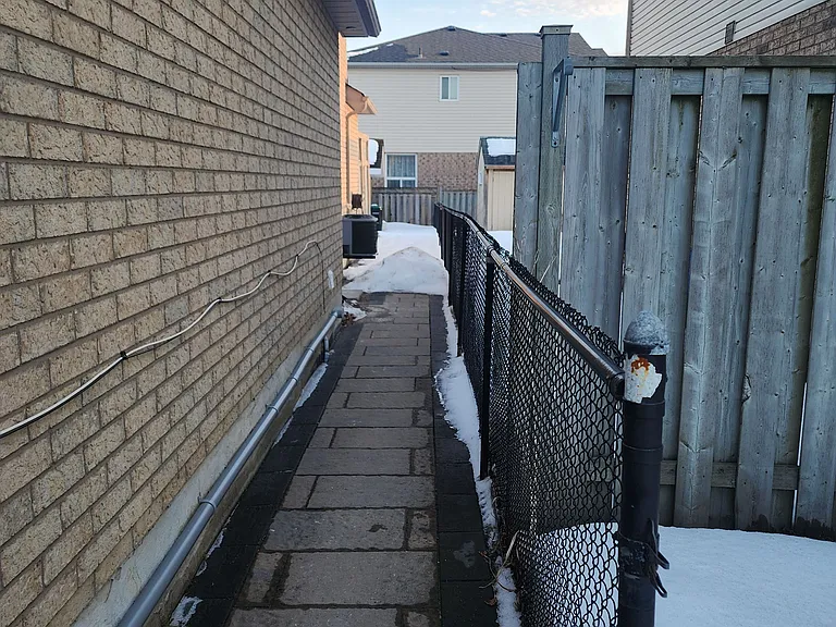 87 Breeze Dr — Photo 2