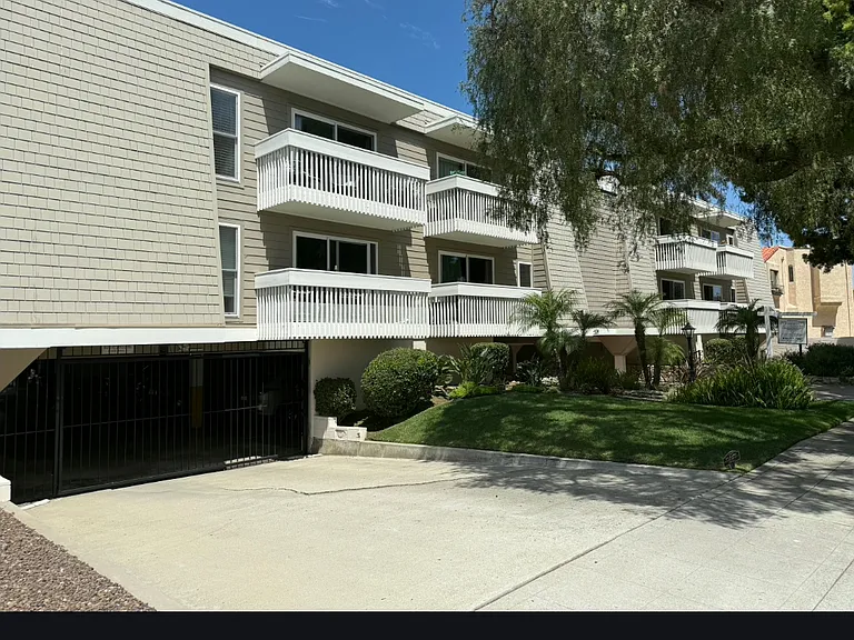 512 E Ave — Photo 6