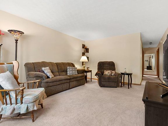 5th image of 303 Denison Ave