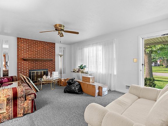 4th image of 7013 Sun Valley Dr