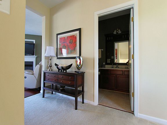 5th image of 5484 Summer Cres