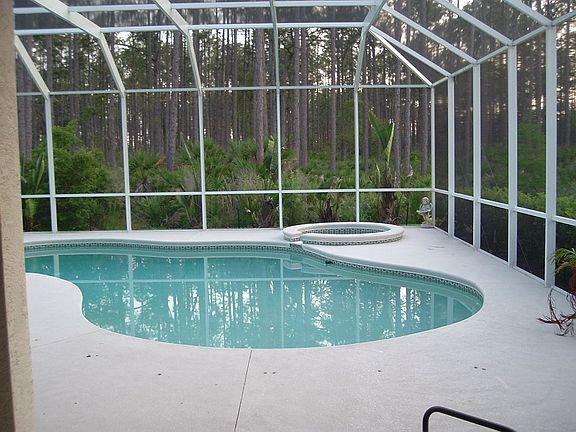 Screened Patio/Jaccuzzi