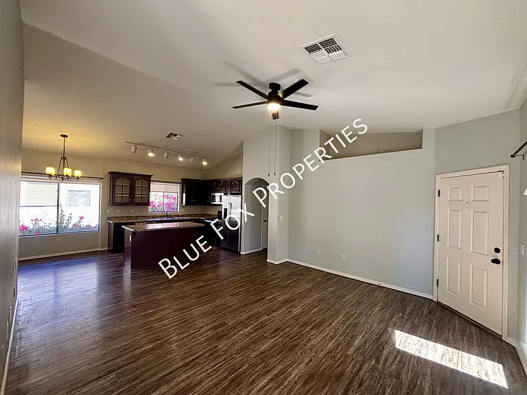 308 E Camino Limon Verde — Photo 2
