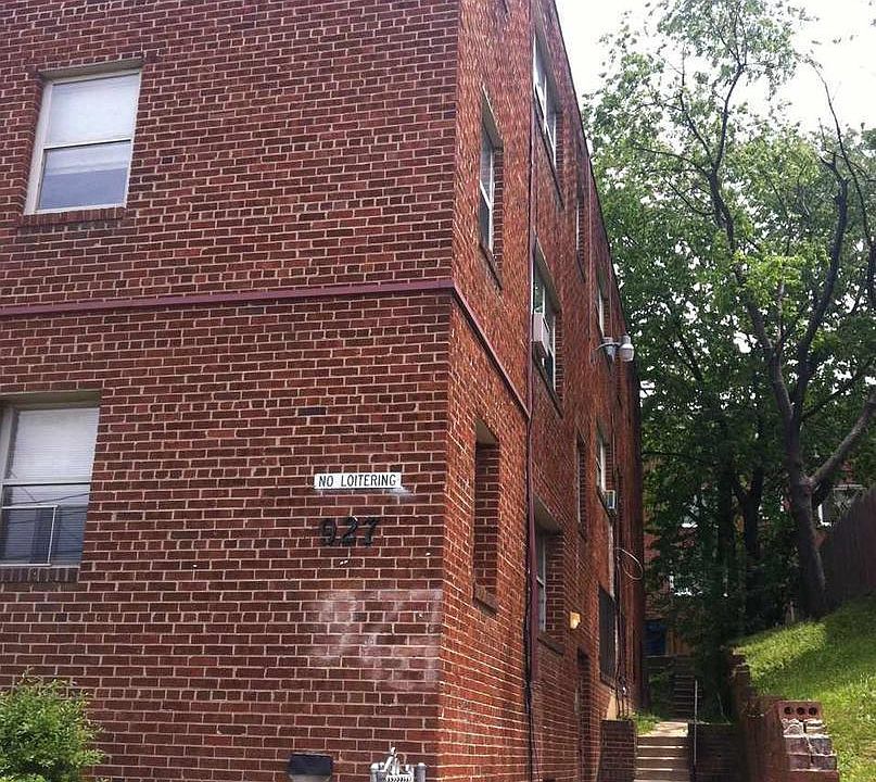 1st image of 927 52nd St NE