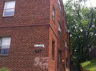 927 52nd St NE, Washington, DC 20019