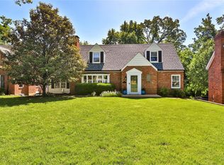 4 Enfield Rd, Saint Louis, MO 63132