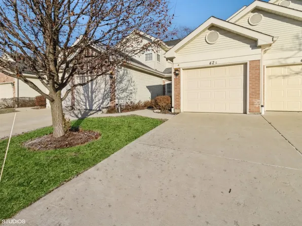 42 S Golfview Ct, Glendale Heights, IL 60139