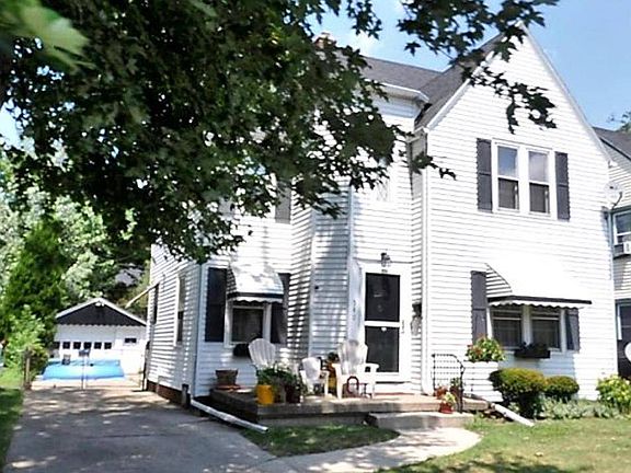 2nd image of 540 Cloverdale Rd