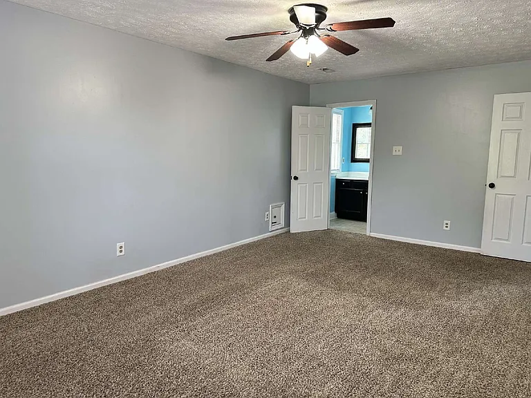 416 Georgetown Cir — Photo 14