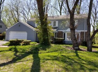 55 Lincolnshire Dr, Lincolnshire, IL