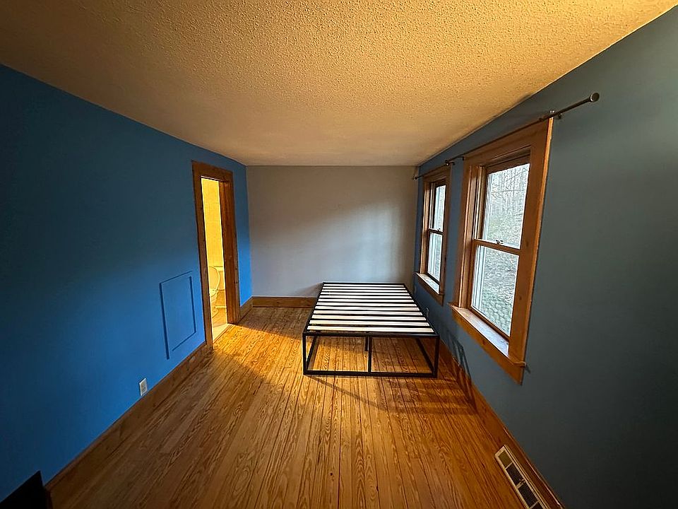 1st image of 399 Adams St APT 6