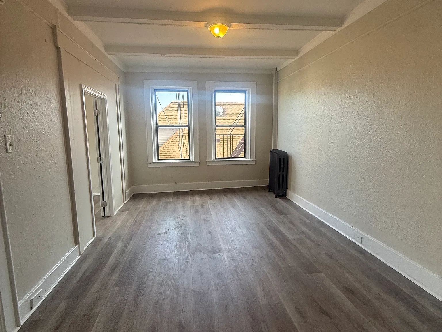 3 bed, $2,095 — Photo 2