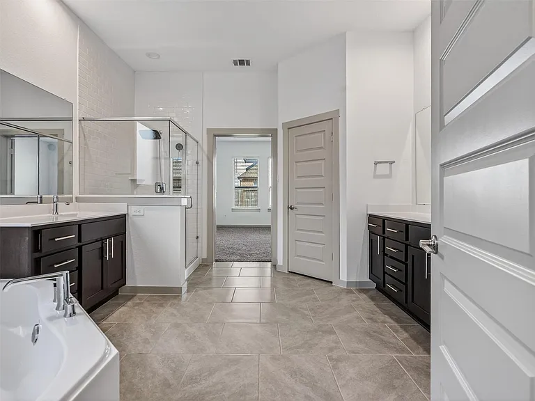 818 Kingwood Dr — Photo 25