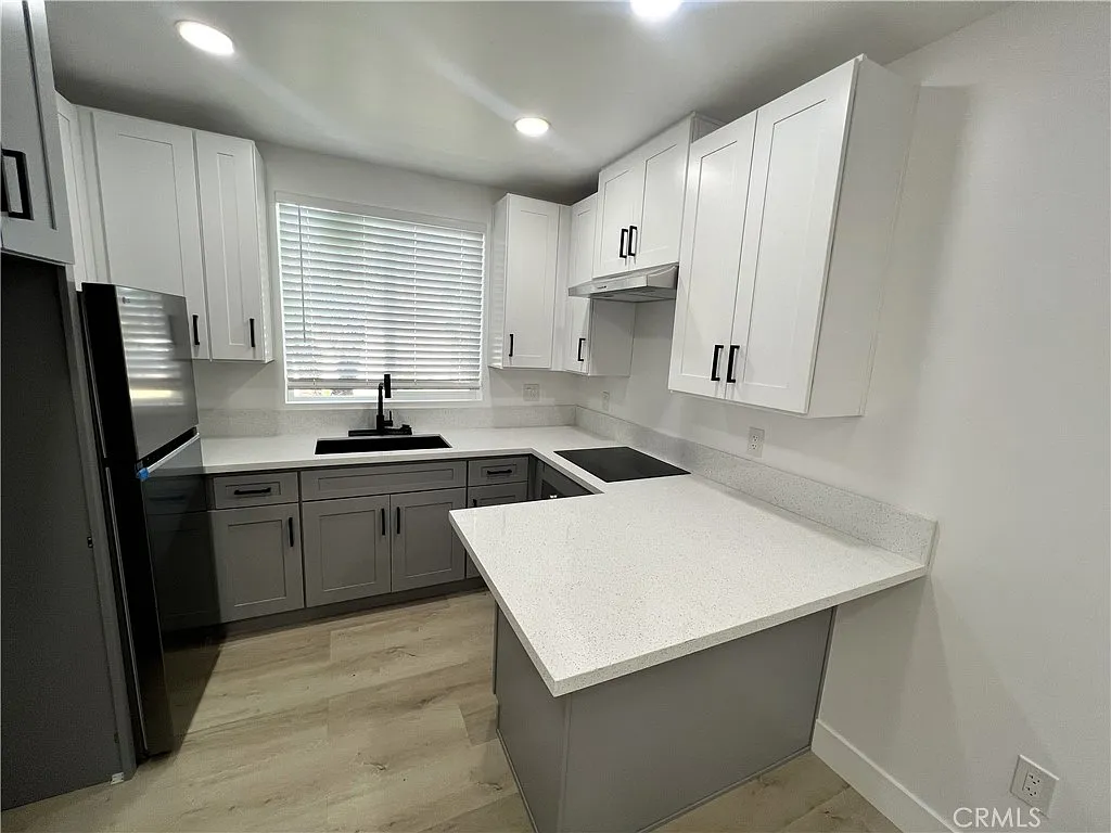 1 bed, 400 sqft, $1,800 — Photo 2