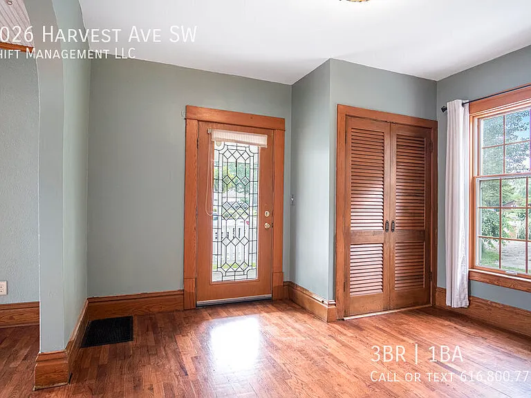 3026 Harvest Ave SW — Photo 5