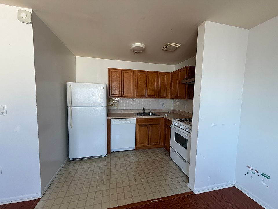 1st image of 115 Horizon Ct Unit B