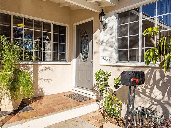 5th image of 7457 Amestoy Ave