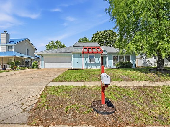 2nd image of 368 Evergreen Cir
