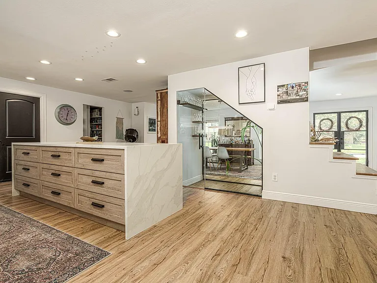 715 Thistlewood Dr — Photo 11