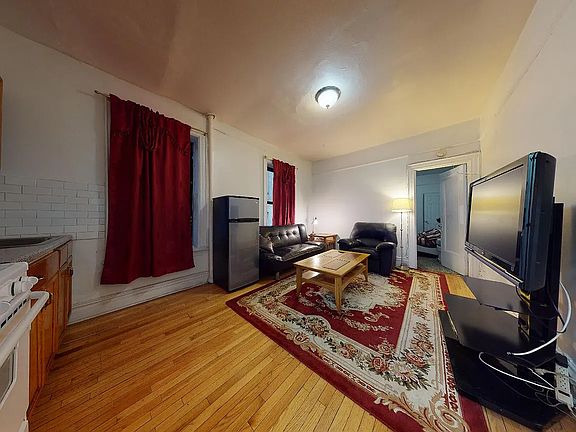 3rd image of 4 W 105th St #1E