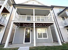 647 Vernon Ave