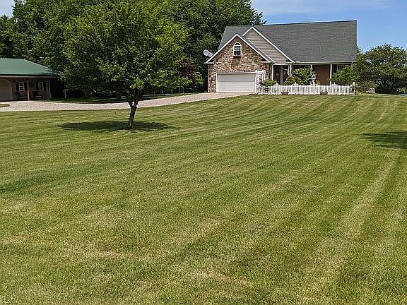 3rd image of 1923 Adams Dr
