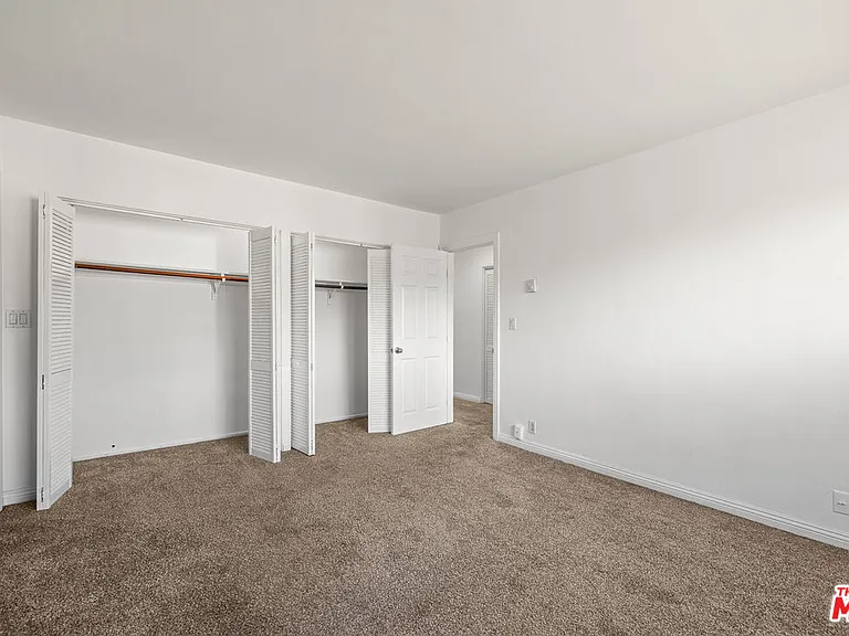 7560 Hollywood Blvd #109 — Photo 25
