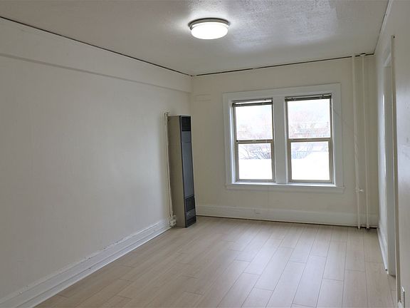 2nd image of 1315 NE 47th St APT K