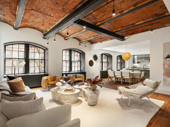 36 Bleecker Street 3D image 1 of 19