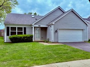 312 Richard Ct, Vernon Hills, IL 60061
