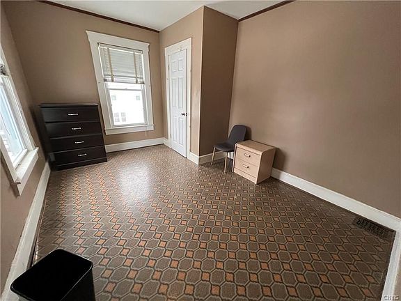 4th image of 210 S Main St Unit 2