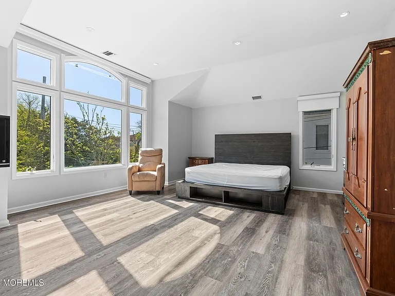 230 Norwood Ave — Photo 20