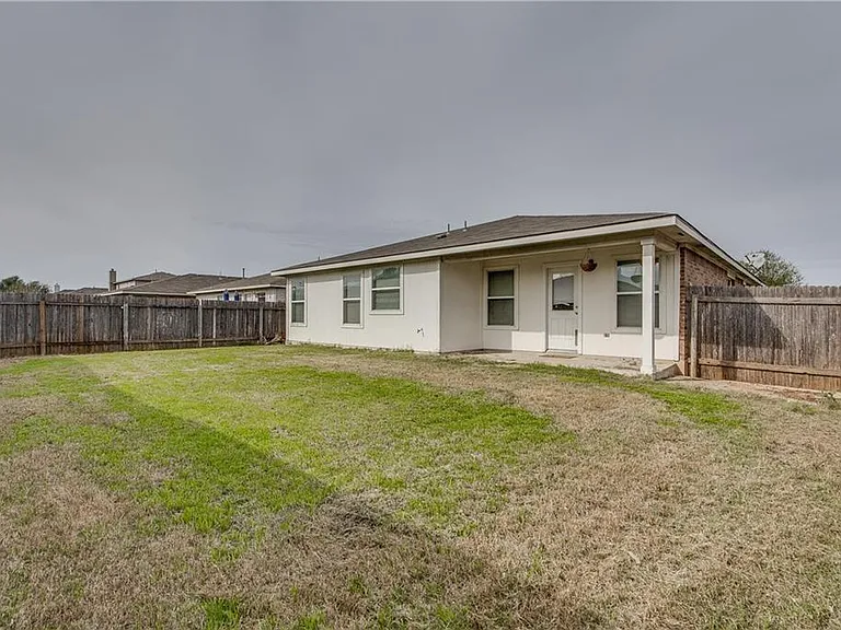 602 Golden Gate Dr — Photo 21