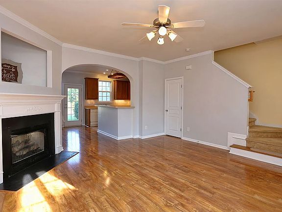 2nd image of 412 Colwick Ln