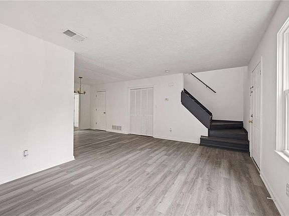 4th image of 2082 Lenoa Ln