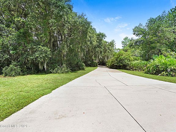 3rd image of 1310 War Eagle Blvd
