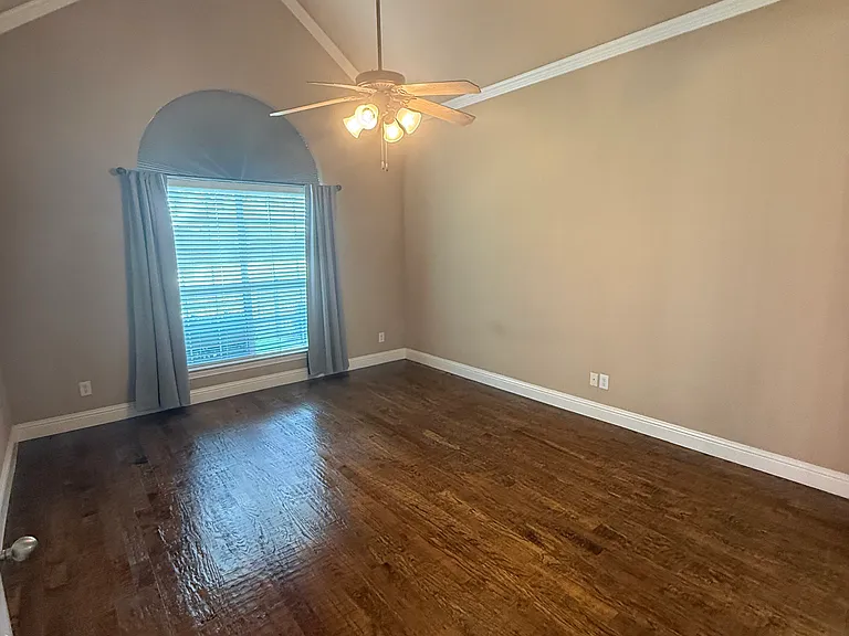 2200 Stone Creek Dr — Photo 15
