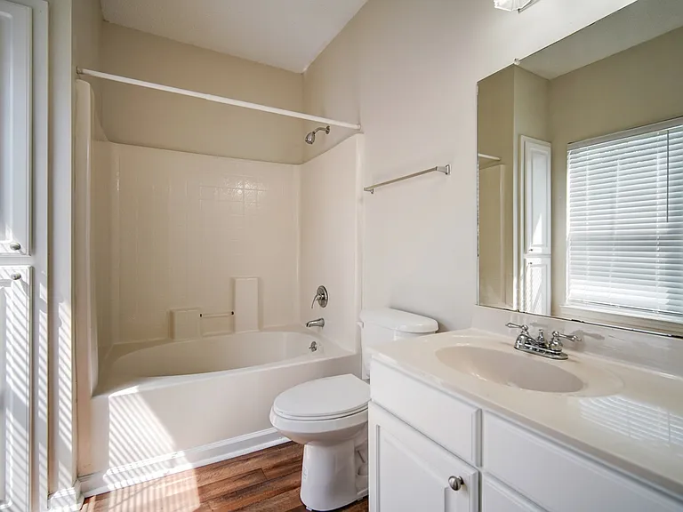 Bristol Park Apartment Homes — Photo 54