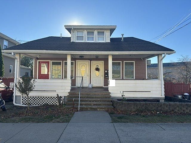 1st image of 367 W Clinton St