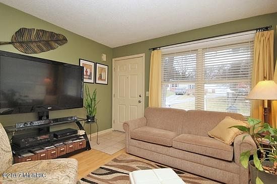 5th image of 3408 Wood St